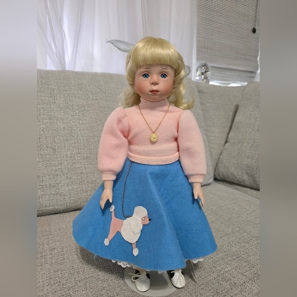 Other - Vintage Ashton Drake Bobbi a Mid Century Music BOX Porcelain Doll